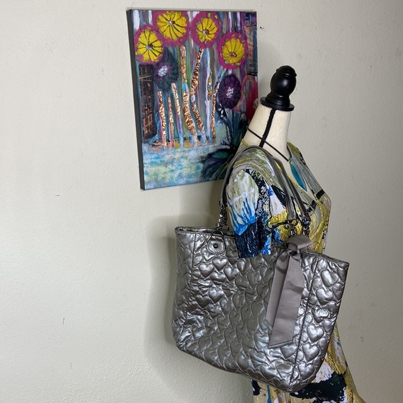 ON HOLD! 💖 Betsy Johnson Silver Heart Tote - Picture 13 of 13